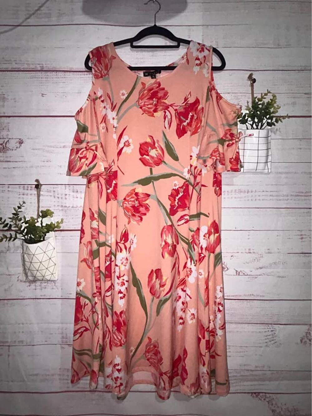 N Touch Women’s Floral Cold Shoulder Dress XL